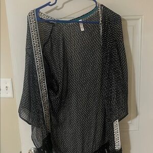 Xhilaration Black and White Patterned Blouse